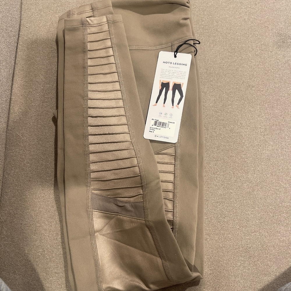 Alo Yoga Moto Legging